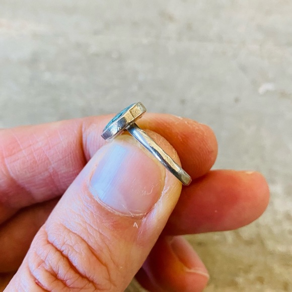 Southwestern Style Sterling Silver Turquoise & Red Coral Chip Inlay Heart Ring - Picture 5 of 13